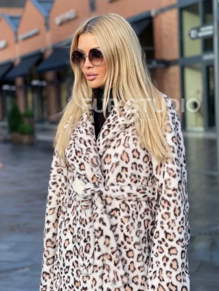 Леопардовая шуба из натуральной шерсти - фото 0