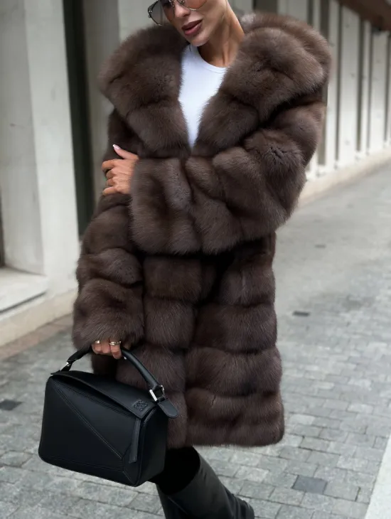 Шуба из меха куницы с капюшоном цвет трюфель - фото 2