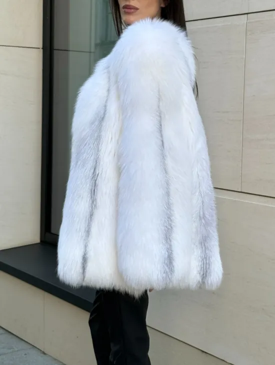 Шуба из меха белой крестовой лисы Vintage style, цельные пластины - фото 3