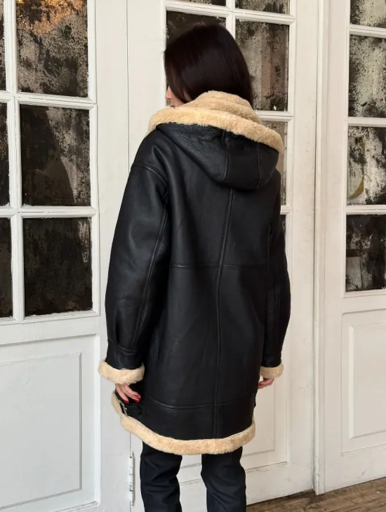 Женская удлиненная дубленка авиатор с отстегивающимся капюшоном - фото 7