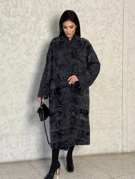 Длинная шуба из каракуля в цвете графит - фото 8