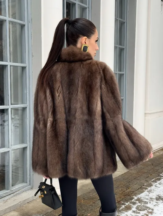 Полушубок из баргузинского соболя с V-образным воротником седина 2/3 - фото 10