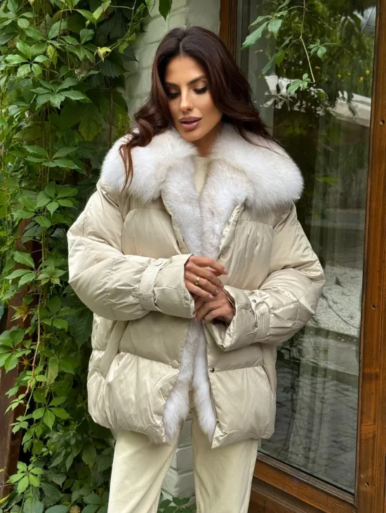Женский пуховик с мехом песца - фото 0
