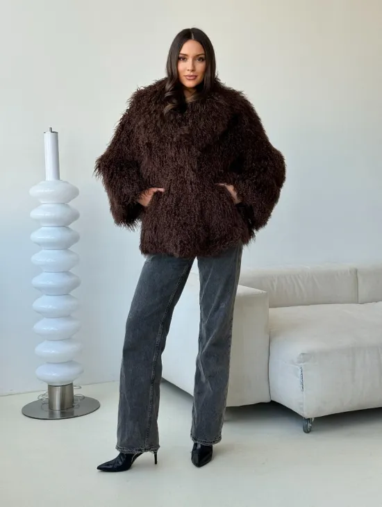 Коричневая шуба из ламы - фото 5