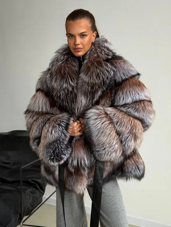 Шуба из меха лисы блюфрост - фото 7