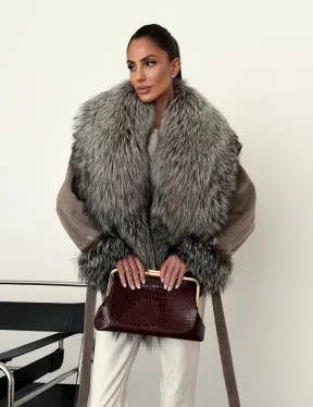 Полупальто с мехом чернобурки - фото 11