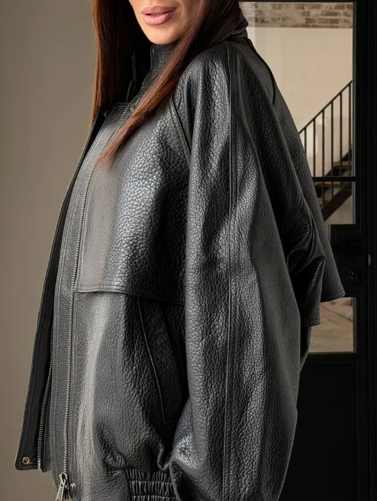 Черная весенняя куртка из кожи Joombo - фото 3